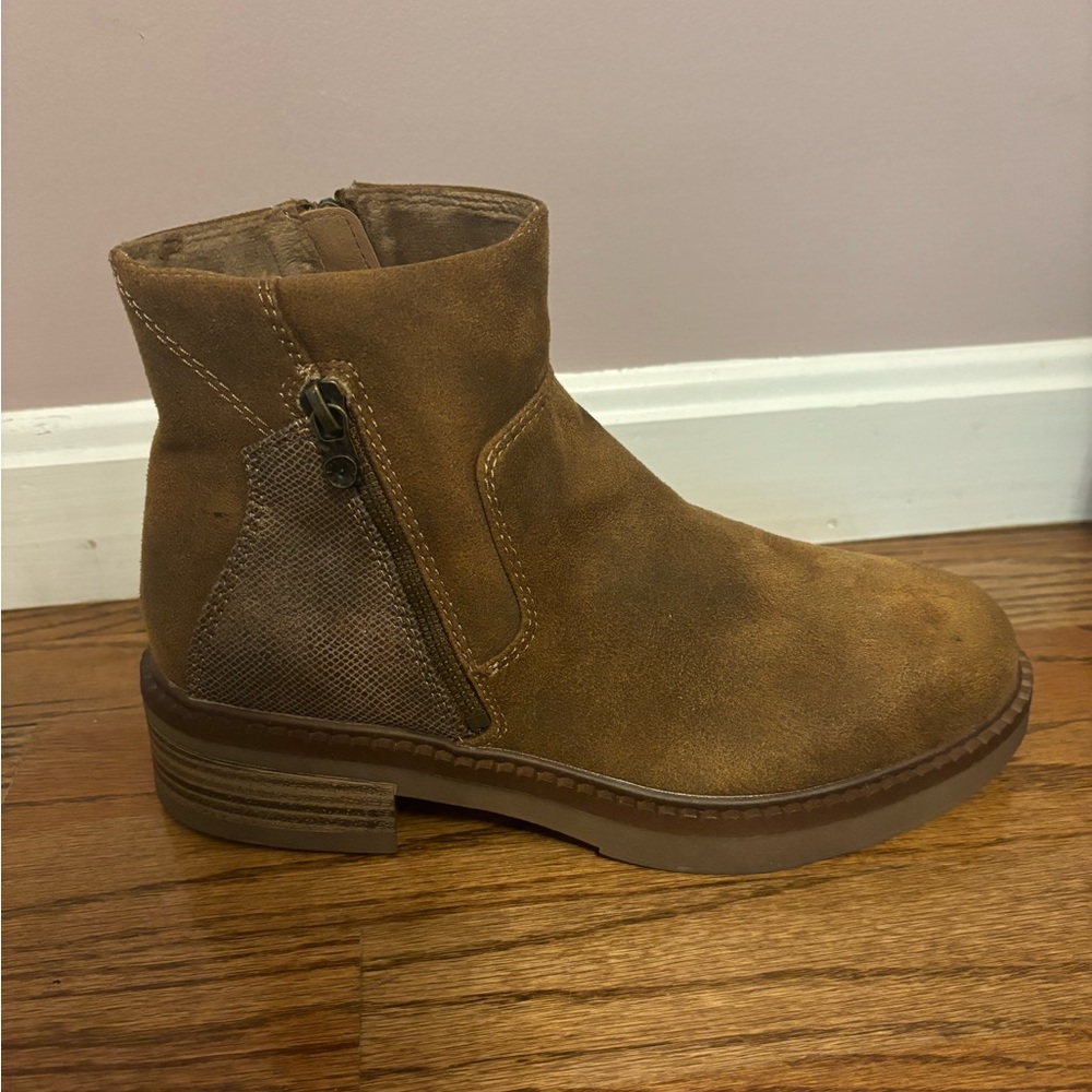 Blowfish Vienna Bootie - size 9